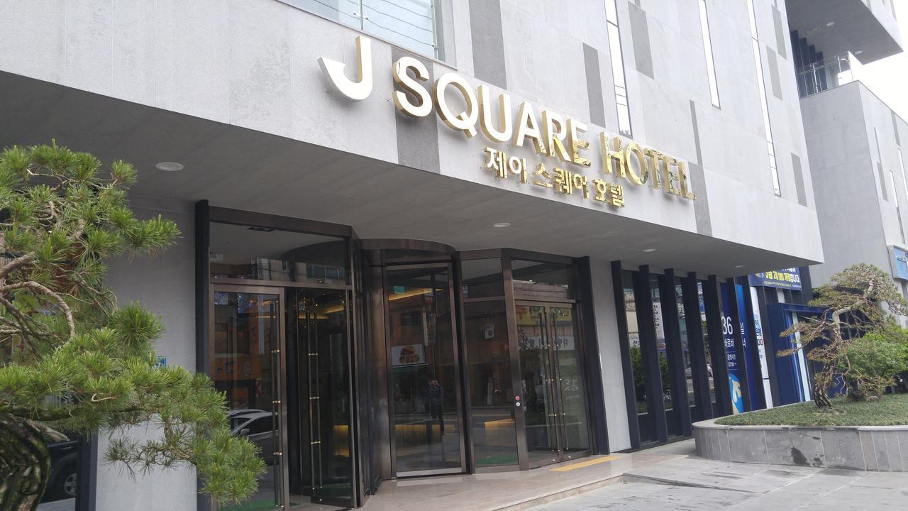 J Square Hotel And Wedding Jinju Eksteriør billede
