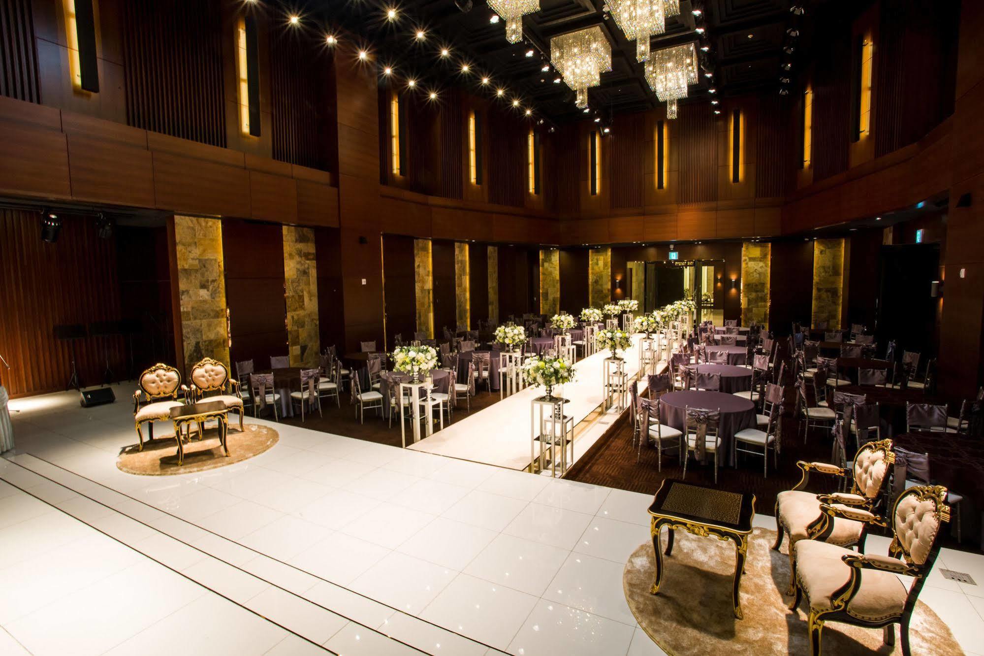 J Square Hotel And Wedding Jinju Eksteriør billede