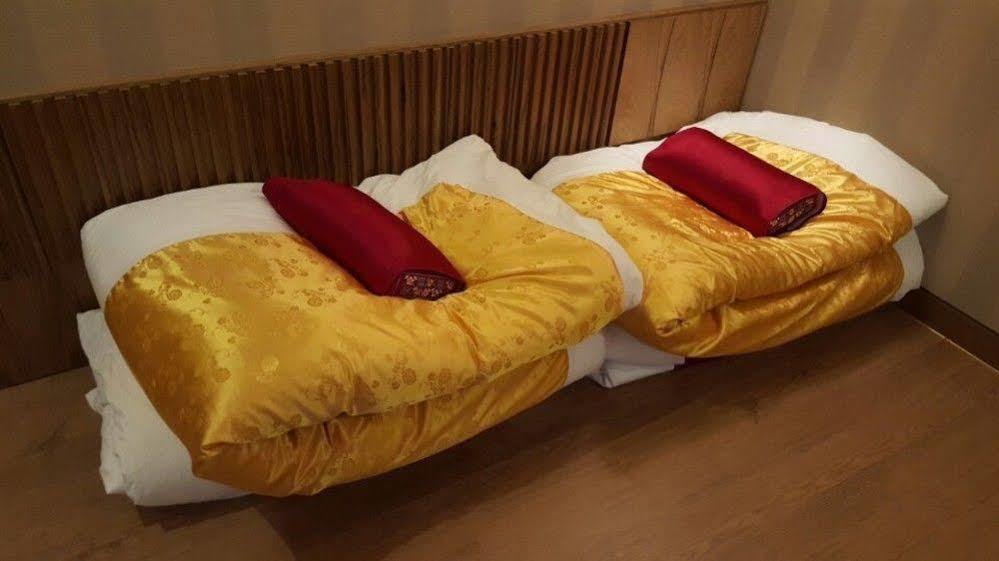 J Square Hotel And Wedding Jinju Eksteriør billede